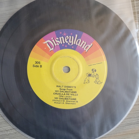 Disney's 101 Dalmatians 45 Vinyl Album - No Cover - Picture 8 of 9
